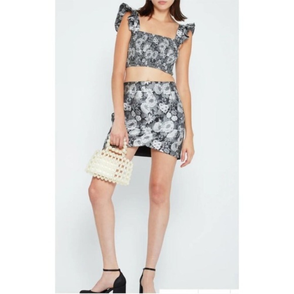 Kourt Floral Smocked Crop Top Ruffle‎ Skirt Set Black Sliver Large